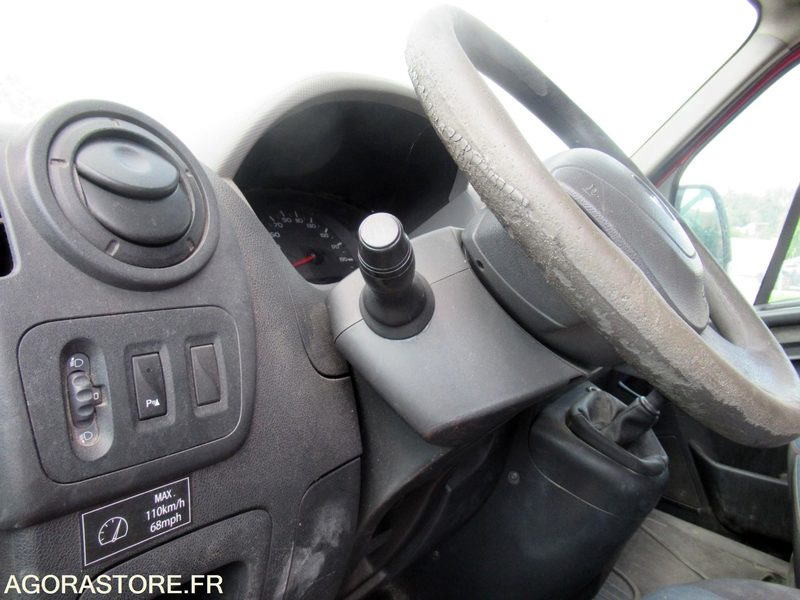Furgón RENAULT MASTER - 2012 / 195431KM (CB-723-KK): foto 13
