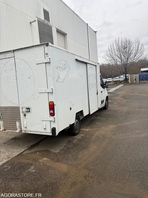 RENAULT - MASTER - 2014 / 292400 / VEHICULE NON ROULANT - Furgón: foto 4 RENAULT - MASTER - 2014 / 292400 / VEHICULE NON ROULANT - Furgón: foto 4