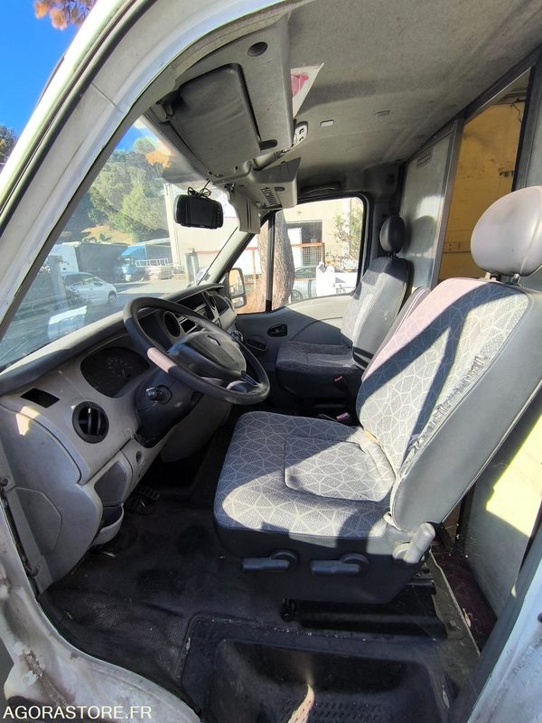 RENAULT MASTER II - 2010 - 363245 Kms - Furgón: foto 4 RENAULT MASTER II - 2010 - 363245 Kms - Furgón: foto 4