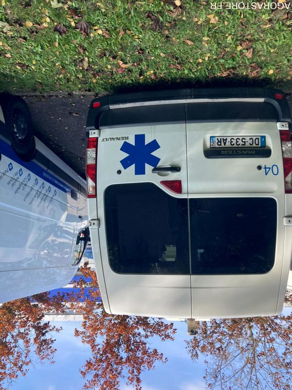 RENAULT MASTER VASP type ambulance - Ambulancia: foto 3 RENAULT MASTER VASP type ambulance - Ambulancia: foto 3
