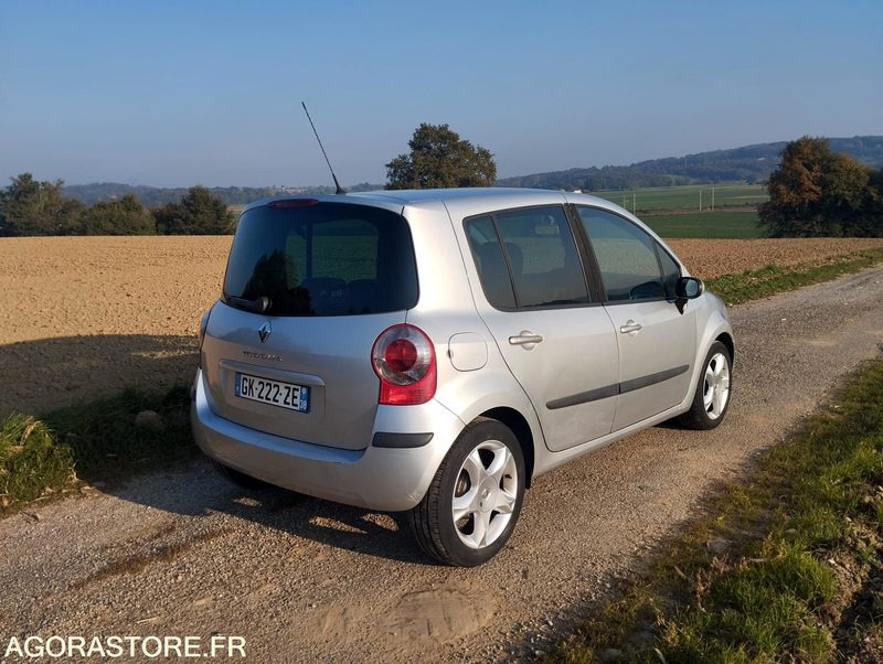 RENAULT MODUS - 102000 KILOMETRES - ESSENCE - Coche: foto 4 RENAULT MODUS - 102000 KILOMETRES - ESSENCE - Coche: foto 4