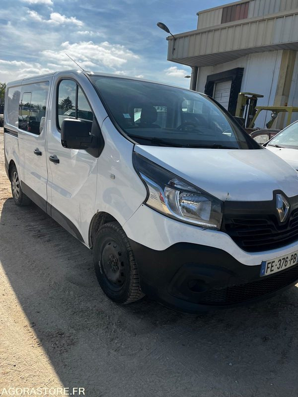 RENAULT TRAFIC 3 1.6 dci 6 PLACES - 2019 / 291000 KM - Furgoneta pequeña: foto 1 RENAULT TRAFIC 3 1.6 dci 6 PLACES - 2019 / 291000 KM - Furgoneta pequeña: foto 1