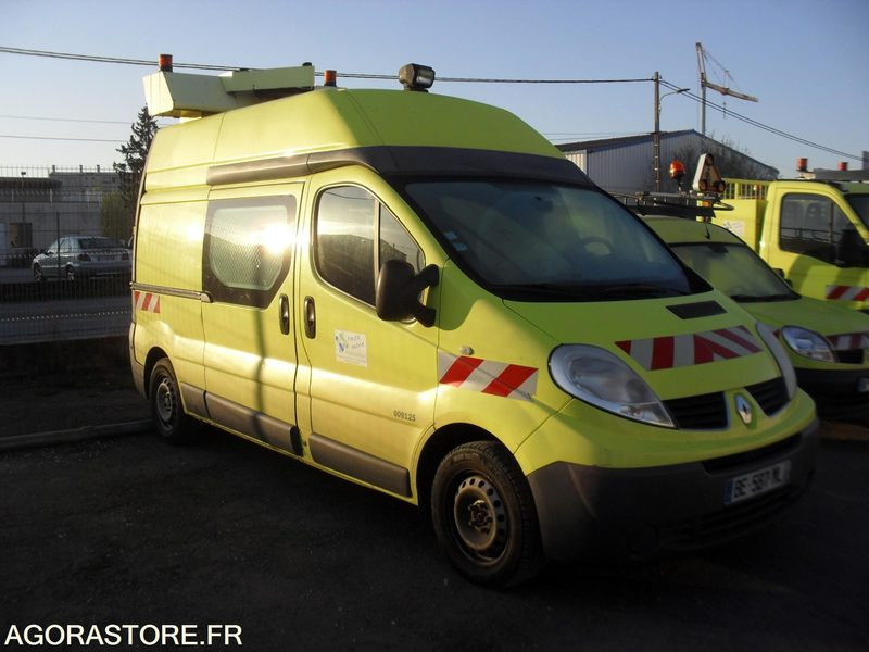RENAULT TRAFIC - Furgón: foto 2 RENAULT TRAFIC - Furgón: foto 2