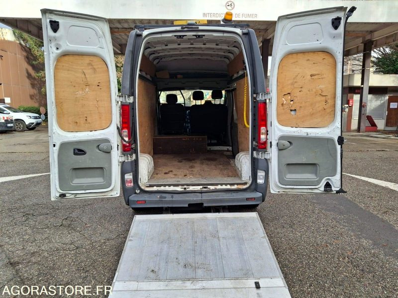 RENAULT TRAFIC GAZ BICARBURATION. - Furgón: foto 5 RENAULT TRAFIC GAZ BICARBURATION. - Furgón: foto 5