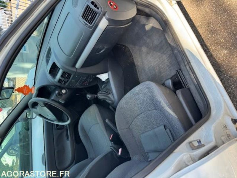 Renault CLIO 2 - Coche: foto 5 Renault CLIO 2 - Coche: foto 5