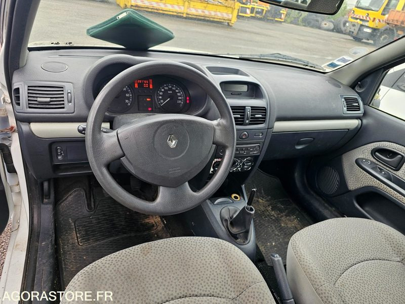Renault Clio - 2006 - 287765km - 8472YD76 - Coche: foto 5 Renault Clio - 2006 - 287765km - 8472YD76 - Coche: foto 5
