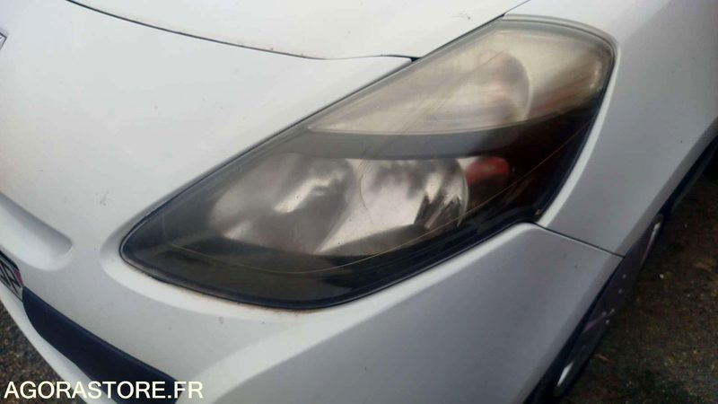 Coche Renault - Clio - 2012 - 172874 kms: foto 10