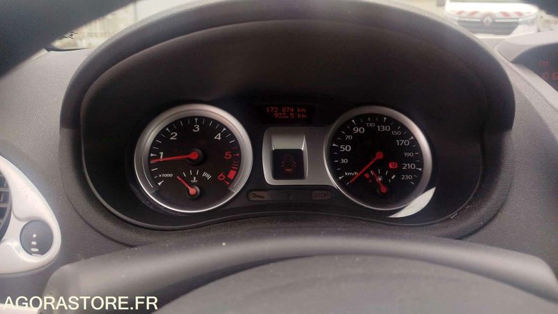 Coche Renault - Clio - 2012 - 172874 kms: foto 7
