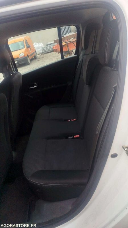 Coche Renault - Clio - 2012 - 172874 kms: foto 9