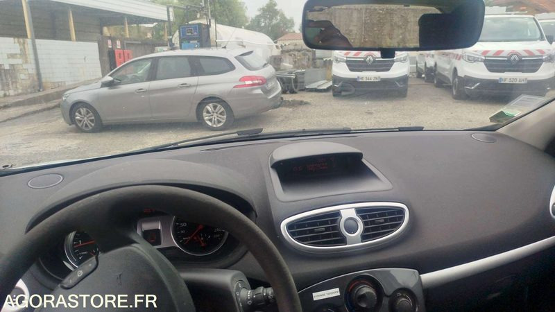 Coche Renault - Clio - 2012 - 172874 kms: foto 13
