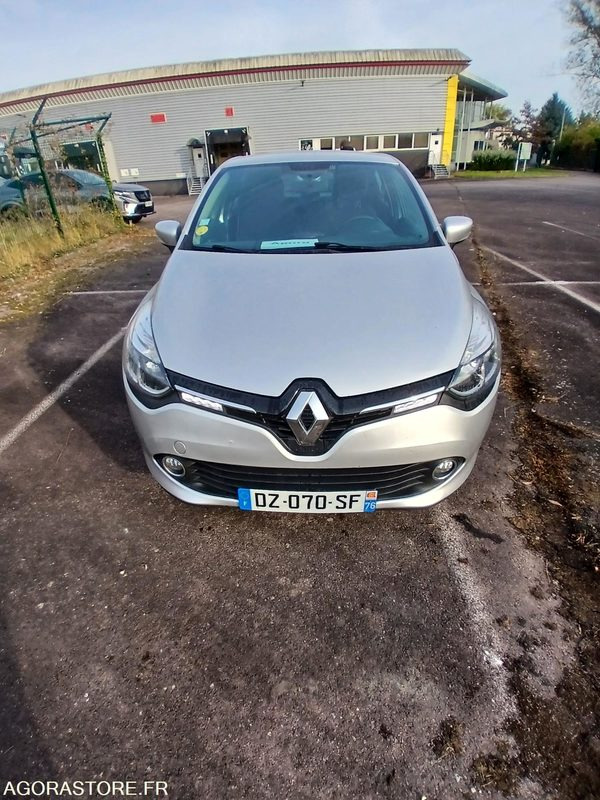 Renault Clio IV – Diesel – 2016-205 826 km - Coche: foto 1 Renault Clio IV – Diesel – 2016-205 826 km - Coche: foto 1