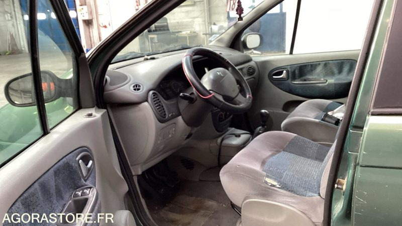 Renault Scenic 1.6 16V - Motocicleta: foto 4 Renault Scenic 1.6 16V - Motocicleta: foto 4