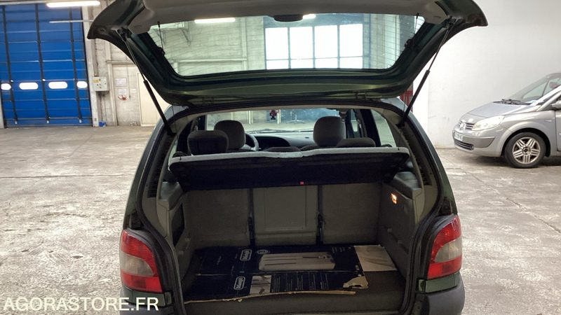 Renault Scenic 1.6 16V - Motocicleta: foto 5 Renault Scenic 1.6 16V - Motocicleta: foto 5