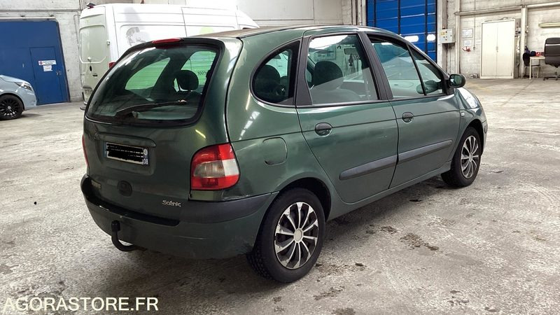 Renault Scenic 1.6 16V - Motocicleta: foto 2 Renault Scenic 1.6 16V - Motocicleta: foto 2