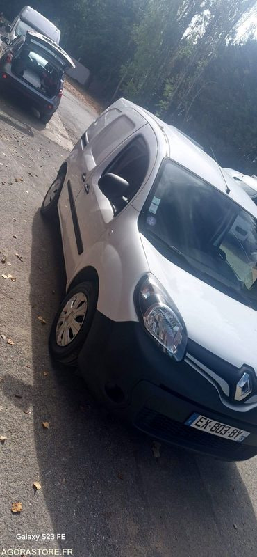 Renault kangoo 1.2 tce 115 cv 93121 kms Annee 2018 Clim Gps - Furgoneta pequeña: foto 3 Renault kangoo 1.2 tce 115 cv 93121 kms Annee 2018 Clim Gps - Furgoneta pequeña: foto 3