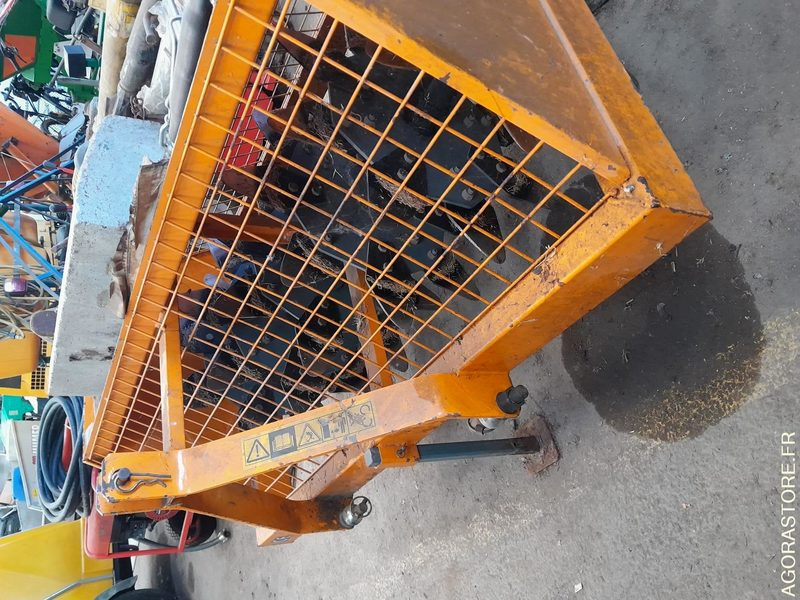 Rouleau aérateur à gazon - Maquinaria de jardinería: foto 2 Rouleau aérateur à gazon - Maquinaria de jardinería: foto 2