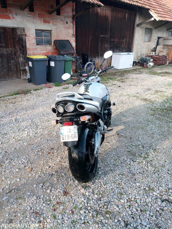 Suzuki GSR600 - Motocicleta: foto 5 Suzuki GSR600 - Motocicleta: foto 5