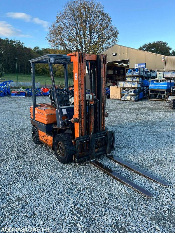 TOYOTA chariot levée libre TOYOTA 025FD18 Diesel - Carretilla elevadora diésel: foto 2 TOYOTA chariot levée libre TOYOTA 025FD18 Diesel - Carretilla elevadora diésel: foto 2