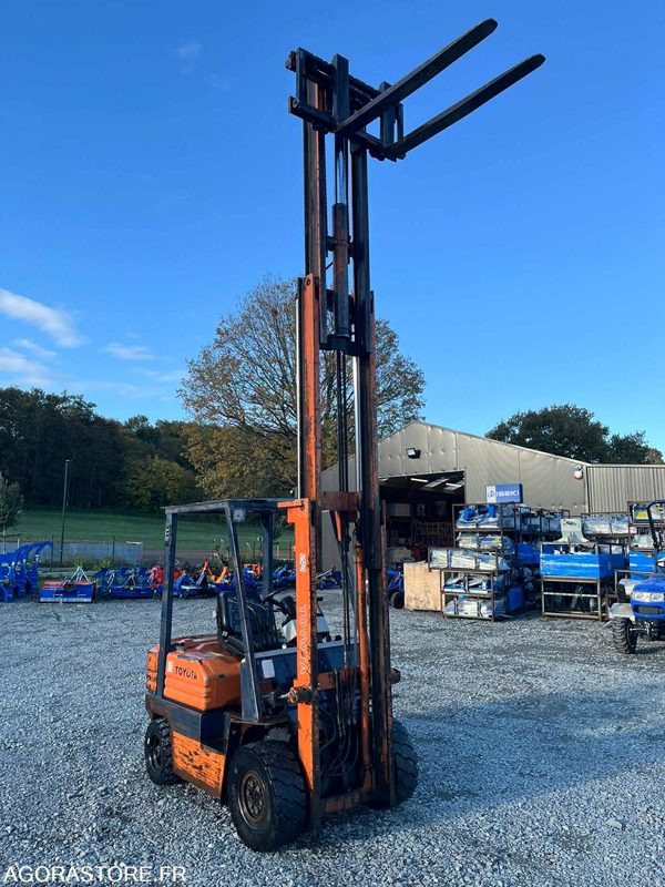 TOYOTA chariot levée libre TOYOTA 025FD18 Diesel - Carretilla elevadora diésel: foto 4 TOYOTA chariot levée libre TOYOTA 025FD18 Diesel - Carretilla elevadora diésel: foto 4
