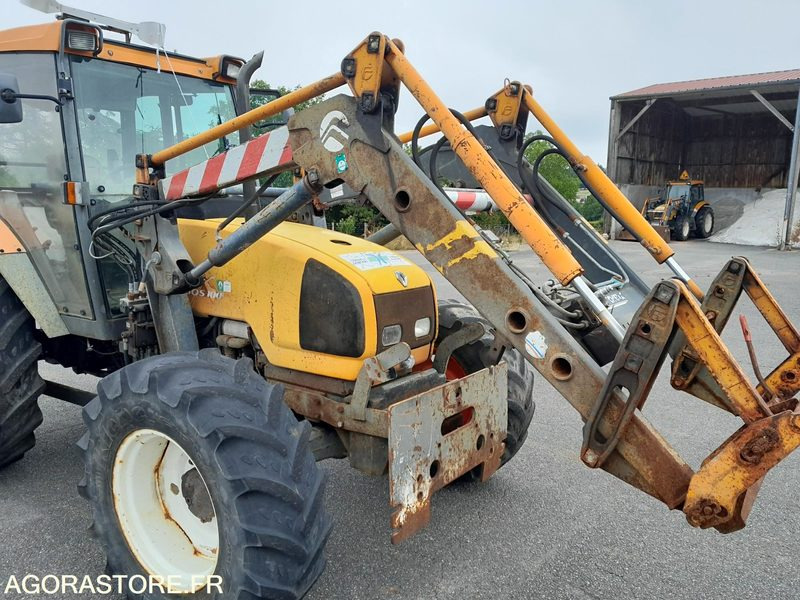 Tracteur Renault Ergos100 avec chargeur FAUCHEUX F26R - Tractor: foto 2 Tracteur Renault Ergos100 avec chargeur FAUCHEUX F26R - Tractor: foto 2