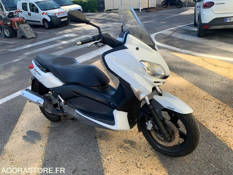 Yamaha X-Max 125 cm3 - 2012 - 36 300 kms - CD 169 FW - Motocicleta: foto 2 Yamaha X-Max 125 cm3 - 2012 - 36 300 kms - CD 169 FW - Motocicleta: foto 2