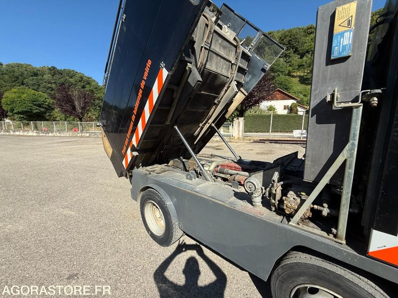 Barredora vial balayeuse aspiratrice MATHIEUX C 560-2003-6077 Heures: foto 8