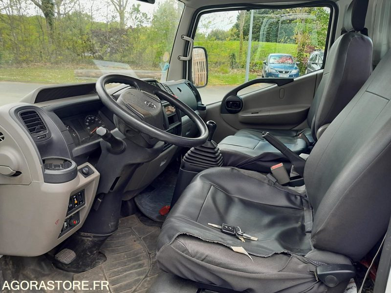 Camión con plataforma elevadora camion Nacelle nissan cabstar moins de 3.5 t nacelle time france: foto 15