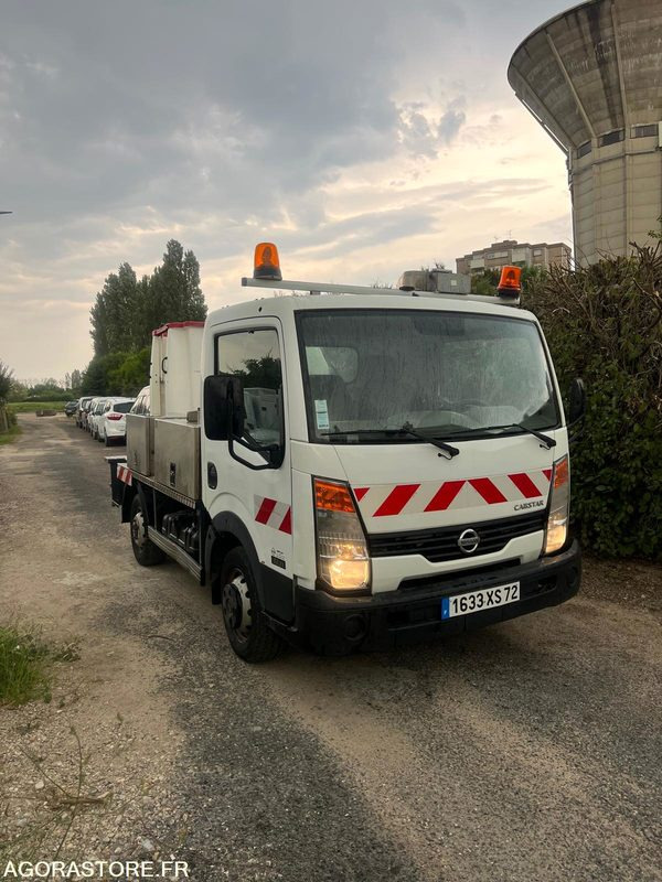 Nissan cabstar 2.5 dci nacelle 7m 129353km - Furgoneta pequeña: foto 1 Nissan cabstar 2.5 dci nacelle 7m 129353km - Furgoneta pequeña: foto 1