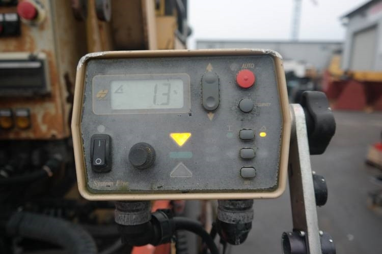 Dynapack F121 4WD - Pavimentadora de asfalto: foto 2 Dynapack F121 4WD - Pavimentadora de asfalto: foto 2