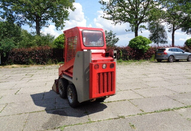 Gehl 1640 - Minicargadora: foto 2 Gehl 1640 - Minicargadora: foto 2