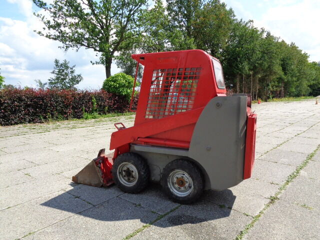 Gehl 1640 - Minicargadora: foto 2 Gehl 1640 - Minicargadora: foto 2