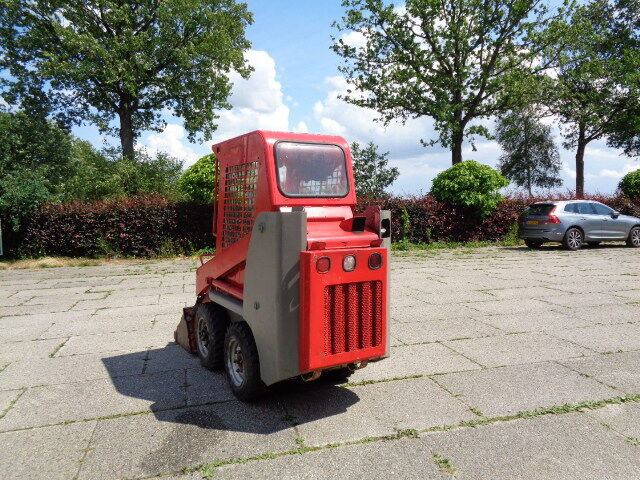 Minicargadora Gehl 1640: foto 10 Minicargadora Gehl 1640: foto 10