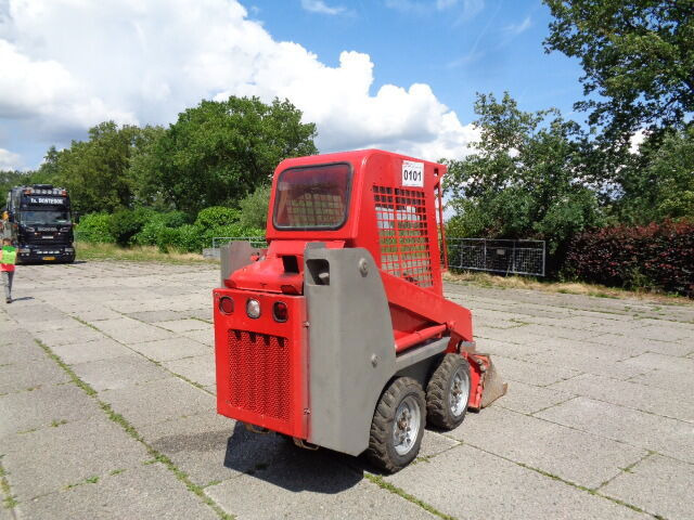 Minicargadora Gehl 1640: foto 11 Minicargadora Gehl 1640: foto 11