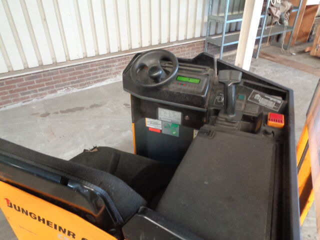 Jungheinrich ESC 216 - Retráctil: foto 5 Jungheinrich ESC 216 - Retráctil: foto 5