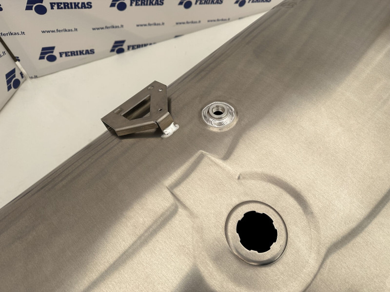 DAF New aluminum fuel tank 620L - Depósito de combustible para Camión: foto 5 DAF New aluminum fuel tank 620L - Depósito de combustible para Camión: foto 5