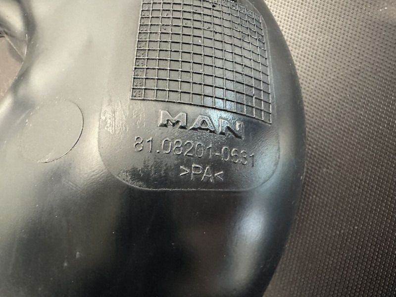 MAN air intake pipe - Tubo de admisión de aire para Camión: foto 3 MAN air intake pipe - Tubo de admisión de aire para Camión: foto 3