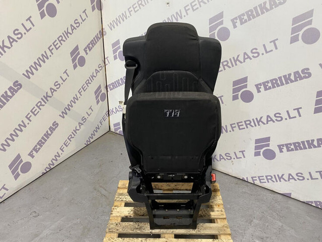 Mercedes-Benz Actros - Asiento para Camión: foto 3 Mercedes-Benz Actros - Asiento para Camión: foto 3