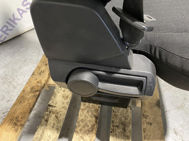 Mercedes-Benz Actros - Asiento para Camión: foto 4 Mercedes-Benz Actros - Asiento para Camión: foto 4