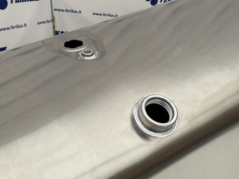 Scania New aluminum fuel tank 615L - Depósito de combustible: foto 4 Scania New aluminum fuel tank 615L - Depósito de combustible: foto 4