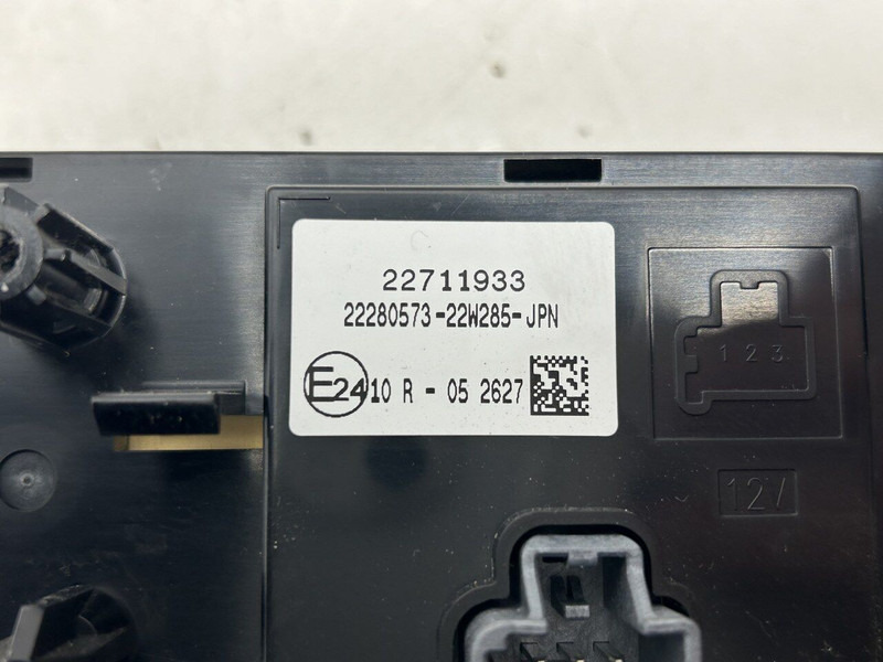 Volvo A/C control panel - Salpicadero para Camión: foto 4 Volvo A/C control panel - Salpicadero para Camión: foto 4