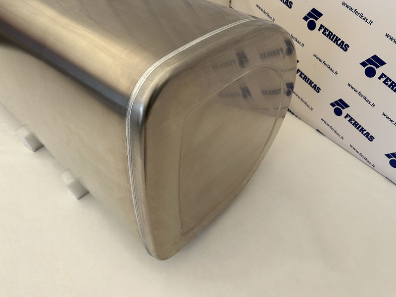 Volvo New aluminum fuel tank 650L - Depósito de combustible para Camión: foto 3 Volvo New aluminum fuel tank 650L - Depósito de combustible para Camión: foto 3