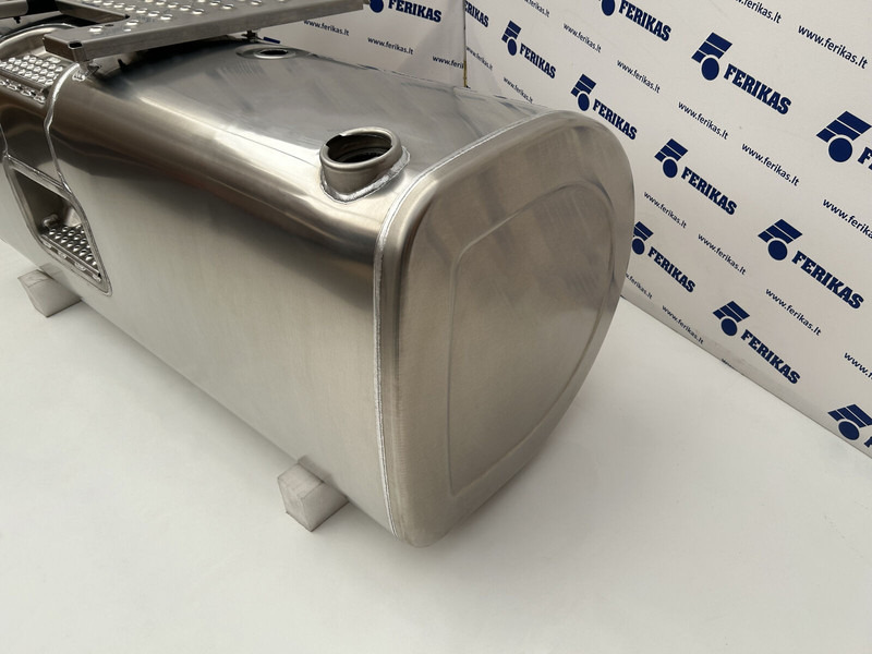 Volvo New aluminum fuel tank 700L - Depósito de combustible para Camión: foto 3 Volvo New aluminum fuel tank 700L - Depósito de combustible para Camión: foto 3