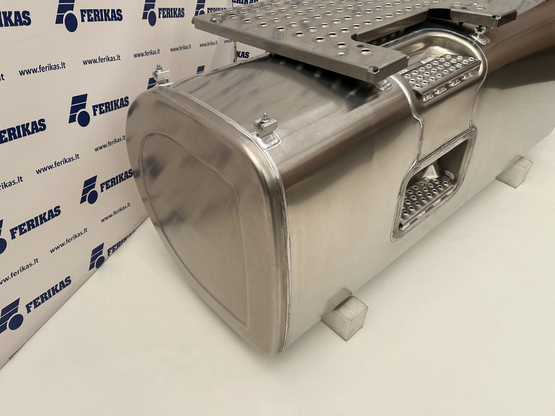 Volvo New aluminum fuel tank 700L - Depósito de combustible para Camión: foto 2 Volvo New aluminum fuel tank 700L - Depósito de combustible para Camión: foto 2