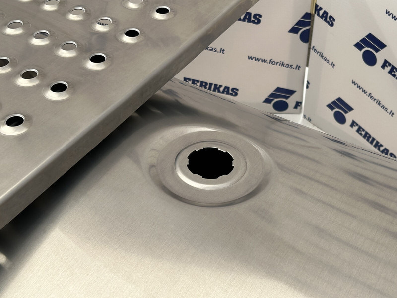 Volvo New aluminum fuel tank 700L - Depósito de combustible para Camión: foto 5 Volvo New aluminum fuel tank 700L - Depósito de combustible para Camión: foto 5