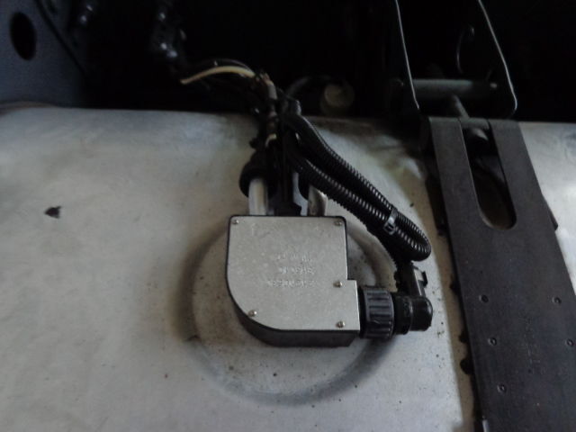 Depósito de combustible para Camión Volvo complete fuel tank with brackets and fuel pump, used or brand ne: foto 7