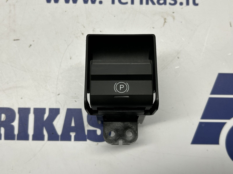 Volvo parking brake switch - Cabina e interior para Camión: foto 1 Volvo parking brake switch - Cabina e interior para Camión: foto 1