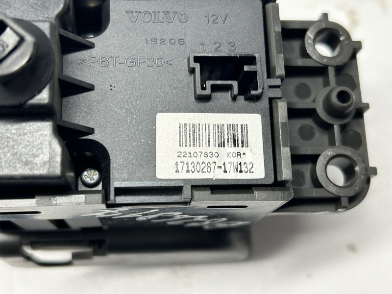 Volvo parking brake switch - Cabina e interior para Camión: foto 3 Volvo parking brake switch - Cabina e interior para Camión: foto 3