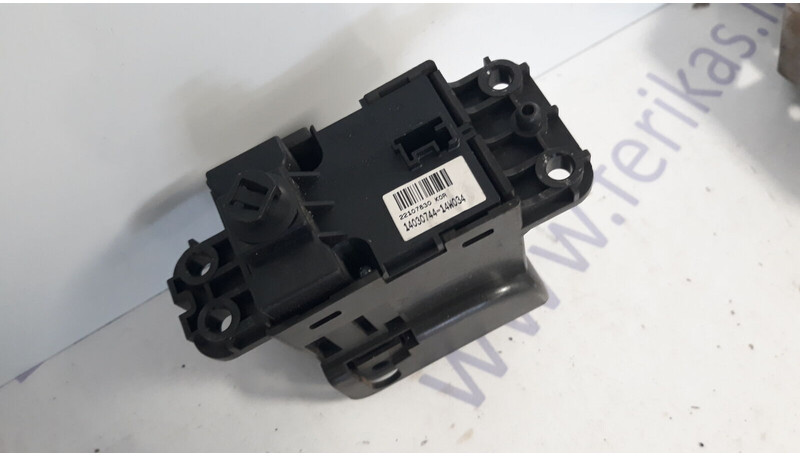 Volvo parking brake switch - Salpicadero para Camión: foto 3 Volvo parking brake switch - Salpicadero para Camión: foto 3
