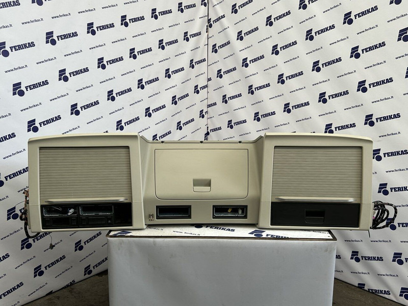 Volvo upper storage - Cabina e interior para Camión: foto 1 Volvo upper storage - Cabina e interior para Camión: foto 1