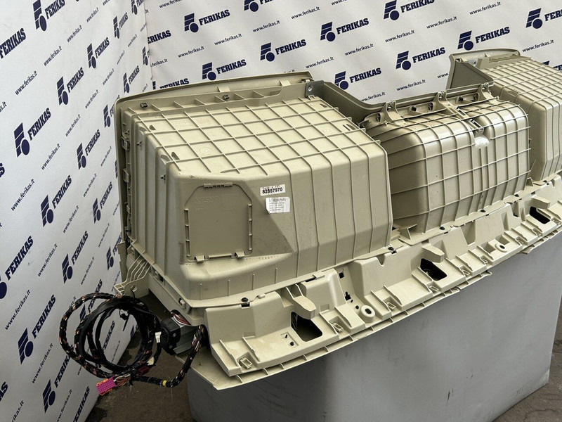 Volvo upper storage - Cabina e interior para Camión: foto 5 Volvo upper storage - Cabina e interior para Camión: foto 5